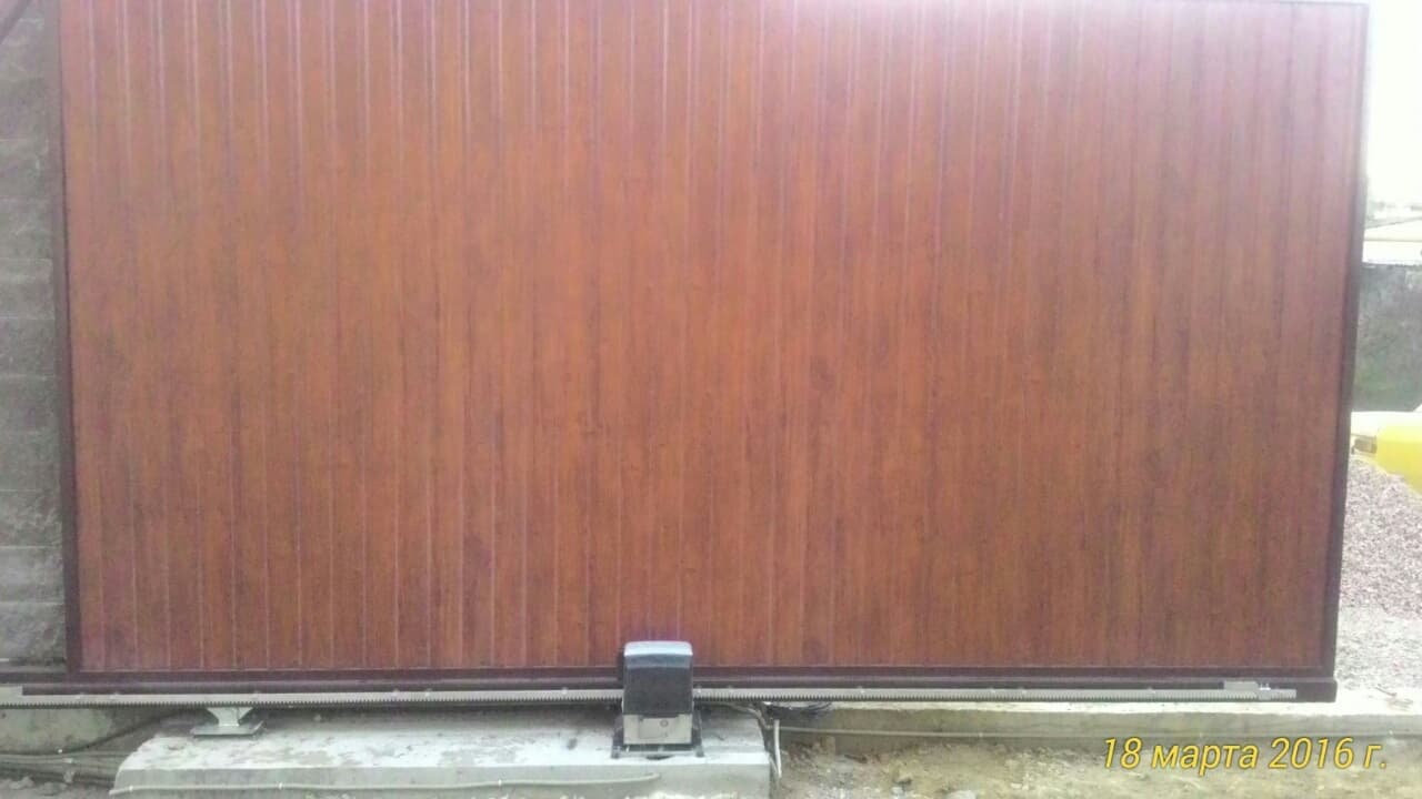 Профессиональная установка раздвижных ворот в Армянске сотрудниками компании ПКФ Автоматика. быстро, надежно, недорого. Звоните!